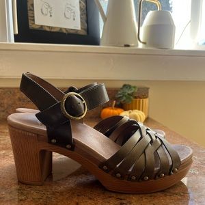 Size 40, lightly used, dansko heels